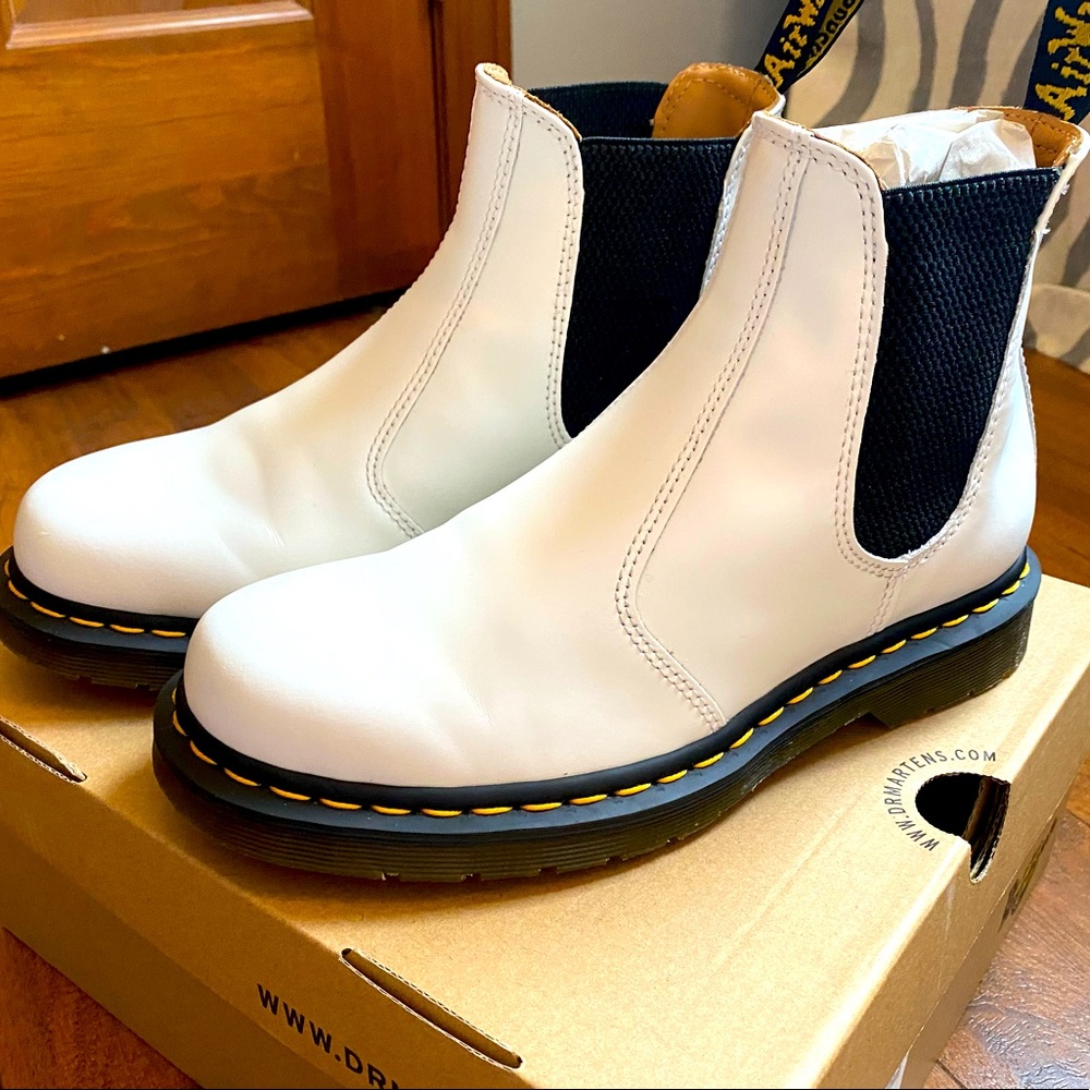 Doc Marten 2976 White Chelsea Boot